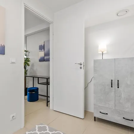Sirena Apartment - Self Check-In And Free Parking Tallinn Exterior photo
